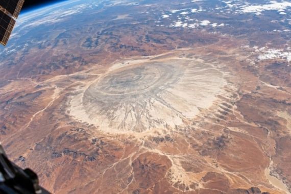 Issız topraklardaki sıra dışı görüntü astronotun kadrajına takıldı