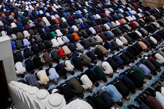 İstanbul Kurban Bayramı Namazı Saat Kaçta 2026? Diyanet İstanbul Bayram Namazı Vakti!