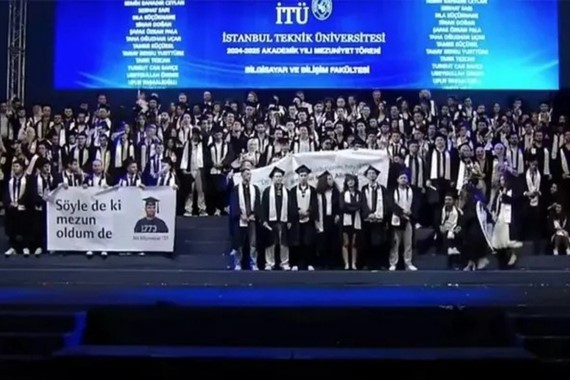 itu-mezuniyetinde-ayet-yazili-pankart-hazimsizligi-yapilmisti-ituden-aciklama-geldi.jpg