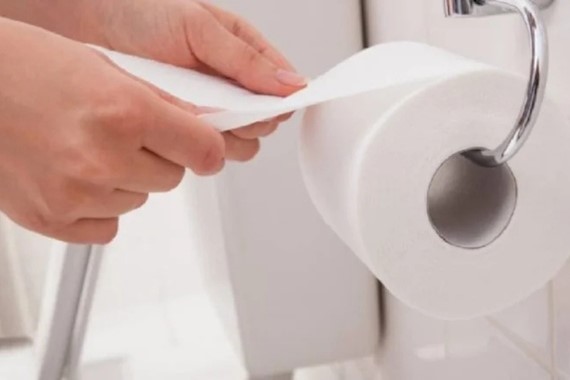 japonlarin-farkli-yontemi-tuvalet-kagidi-yerine-bunu-tercih-ediyorlar.jpg