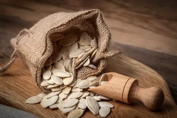 kabak-cekirdegine-yasak-geldi-marketlerden-toplatiliyor.jpg