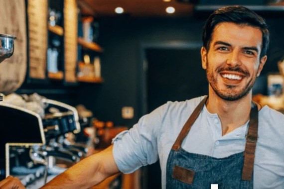 Kahve zincirinde yeni dönem: Gülümseyen çalışanlara prim verilecek