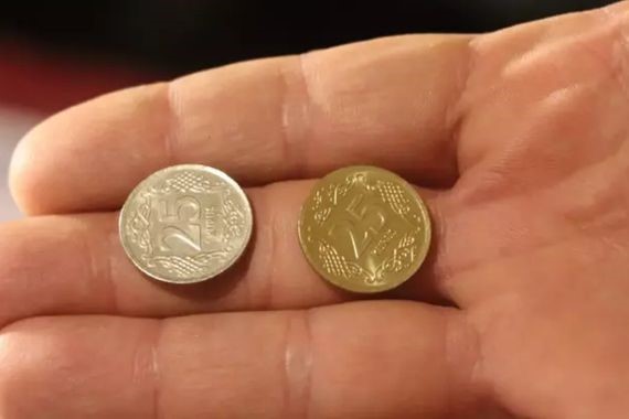 Cebinizdeki Bozukluklara Dikkat! Altın Renkli 25 Kuruş İçin İstediği Rakam Dudak Uçuklattı!