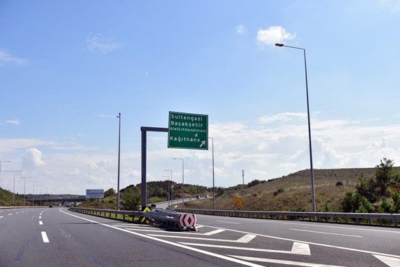 kuzey-marmara-otoyolunda-sapak-karmasasi-37-kilometre-fazladan-yol-100-tl-ek-ucret.jpg