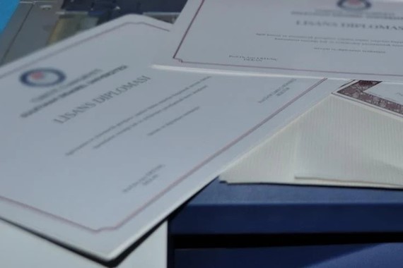 mebden-sok-karar-yuzlerce-ogrencinin-diplomasi-iptal-edildi.jpg