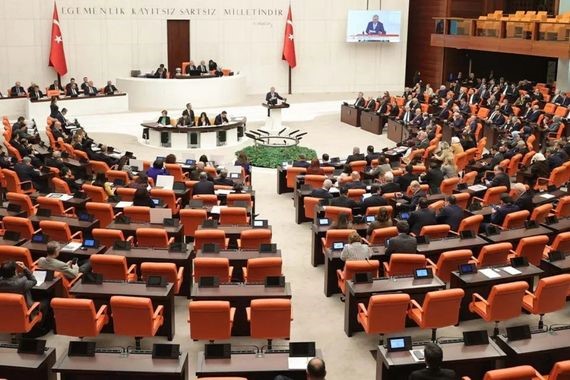 Meclis'te kabul edildi: Keyfi ve fahiş aidata son!