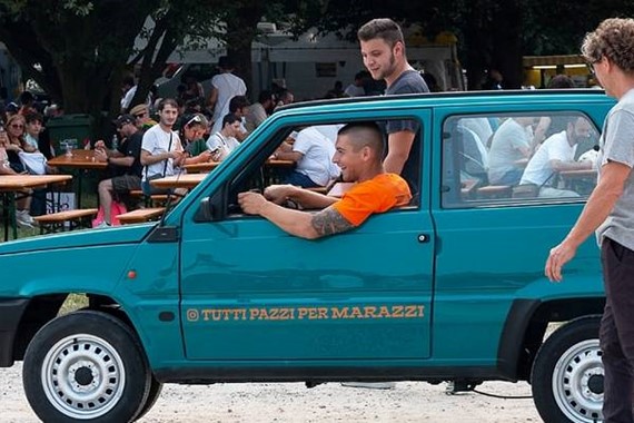 Neredeyse Motosiklet Kadar İnce! Dünyanın En Dar Arabasını Yaptı