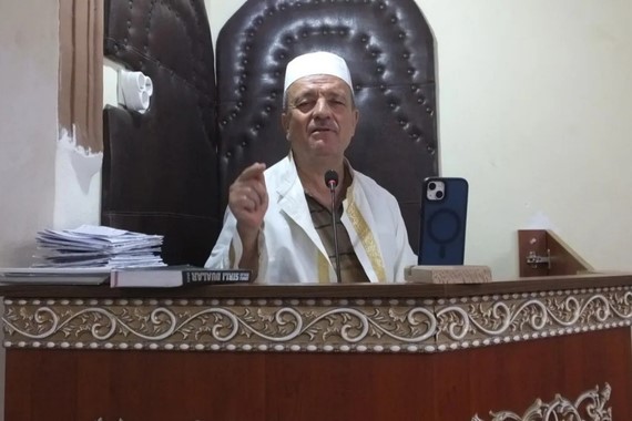 o-imamin-adi-dillerde-herkes-o-camide-bulusuyor.jpg