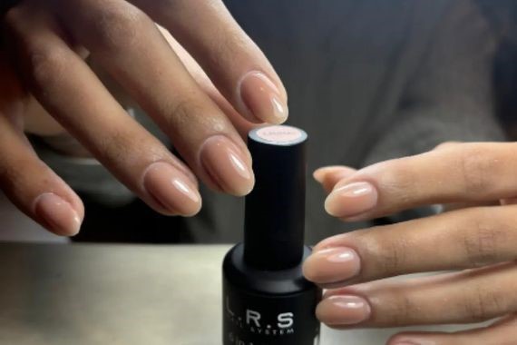 Oje ve tırnak ürünlerinde alarm! güvensiz kozmetikler listesi genişliyor