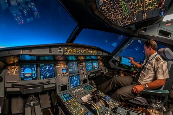 Pilot Maaş Bordrosu Sosyal Medyayı Salladı: Kazancını Görenlerin Dudağı Uçukladı!