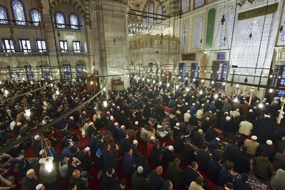 Samsun'da Cuma Namazı Kaçta Okunuyor? Antalya, Trabzon Cuma Namazı Saatleri 25 Eylül 2026!