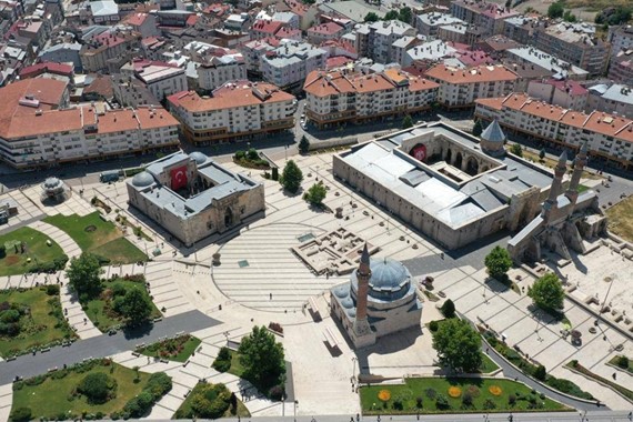 Samsun'da Cuma Namazı Kaçta Okunuyor? Sivas, Van Cuma Namazı Saatleri 2 Ekim 2026!