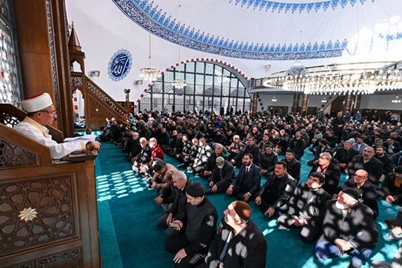 Samsun'da Cuma Namazı Kaçta Okunuyor? Sivas, Van Cuma Namazı Saatleri 28 Ağustos 2026!