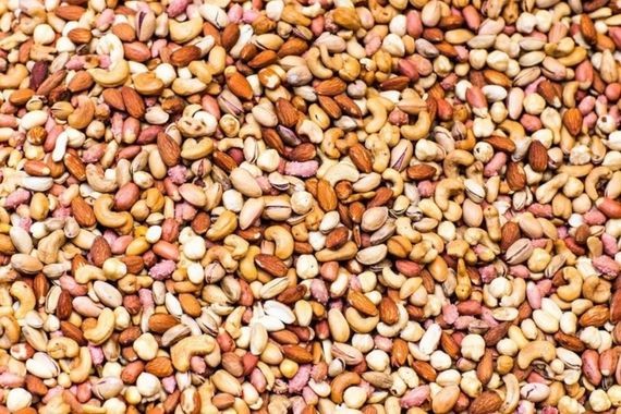 Severek tükettiğimiz kuruyemişlerde ölümcül tehlike. Ağzınıza bile sürmeyin