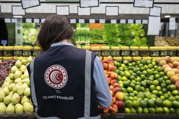Tarladan 4 liraya çıkan marul markette bu fiyata satılıyor