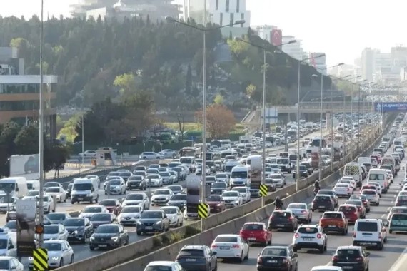 trafikte-en-cok-yapilan-hata-20-bin-tl-cezaya-hazir-olun.jpg