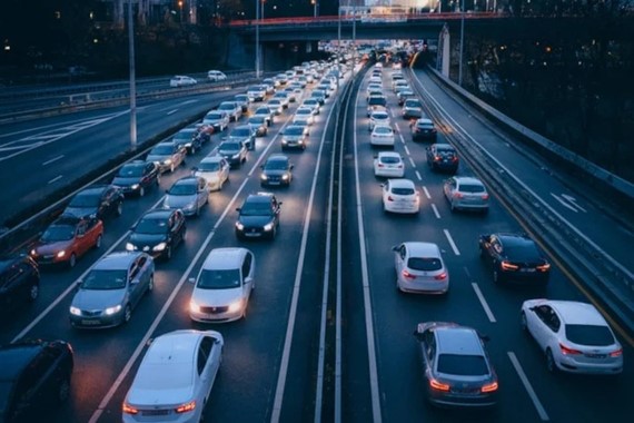 trafikte-yeni-donem-binlerce-araca-cikis-yasagi-geldi.jpg