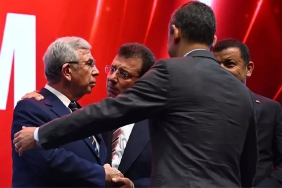 tum-gozler-onun-uzerindeydi-mansur-yavastan-istifa-aciklamasi.jpg