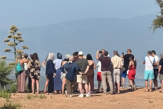 turistler-gormek-icin-yaristi-30-yildir-yoktu-yeniden-ortaya-cikti.jpg
