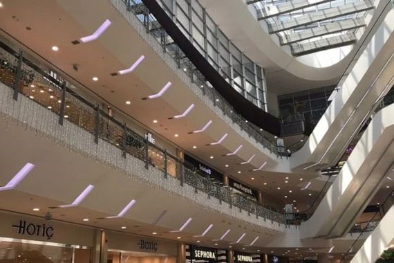 Ünlü AVM’de dikkat çeken karar: +18 uygulaması hayata geçti