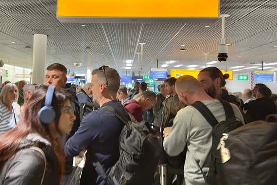 Jet Yakıtı Krizi Bilet Fiyatlarını Uçurdu: Tatil Sezonunda Uçuş Sayıları Azalıyor