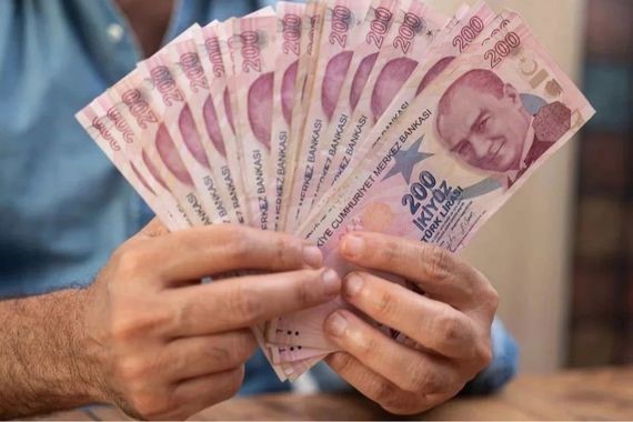 unlu-ekonomist-28750-lira-olan-asgari-ucret-tahminini-apar-topar-degistirdi.jpg