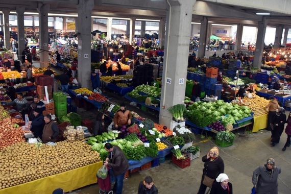 Üreticide 15, Pazarda 100 TL! Sofraların Vazgeçilmezi Artık "Lüks" Oldu