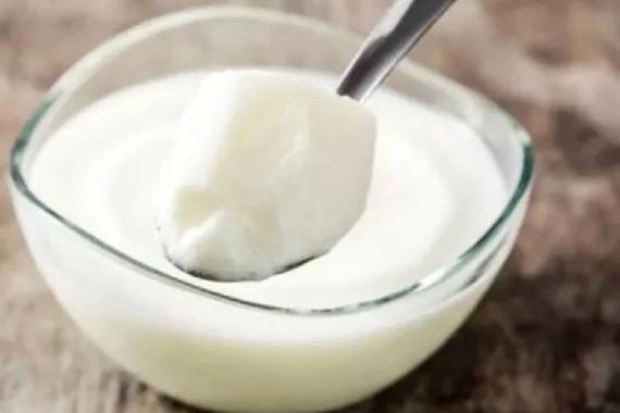 uzmanlar-uyardi-yogurdu-bu-sekilde-tuketmek-beyni-adeta-turbo-gibi-calistiriyor.jpg