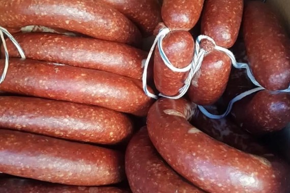 vatandas-kandirildi-dana-yerine-tavuk-sucugu-yedirilmis.jpg
