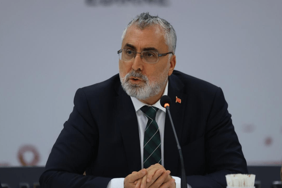 vedat-isikhan-herkese-birinci-sinif-saglik-hizmeti-sunan-tek-ulkeyiz.png