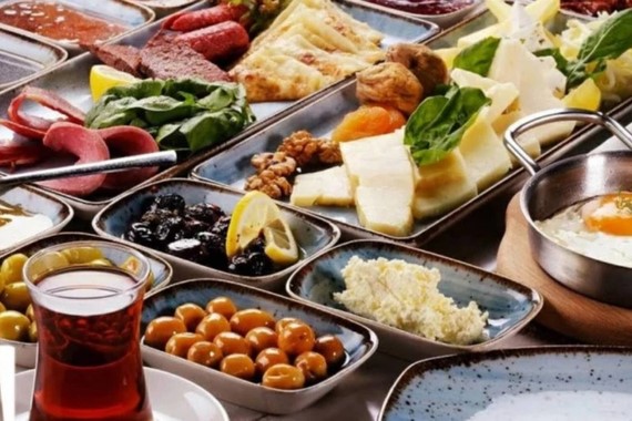 yeni-arastirma-carpici-gercegi-ortaya-cikardi-kahvaltiyi-bu-saatte-yapmak-cok-zararli.jpg