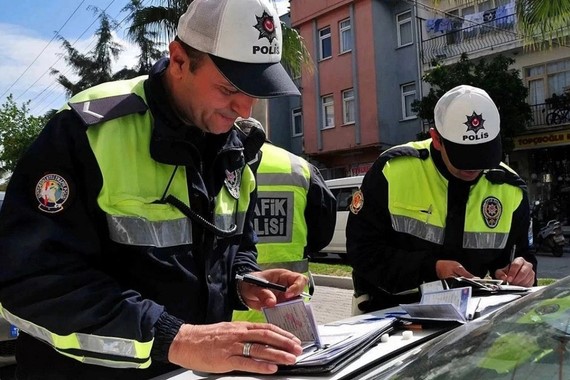 yuz-binlerce-kisiyi-ilgilendiriyor-bu-kurali-bilmeyen-80-bin-tl-odeyecek.jpg