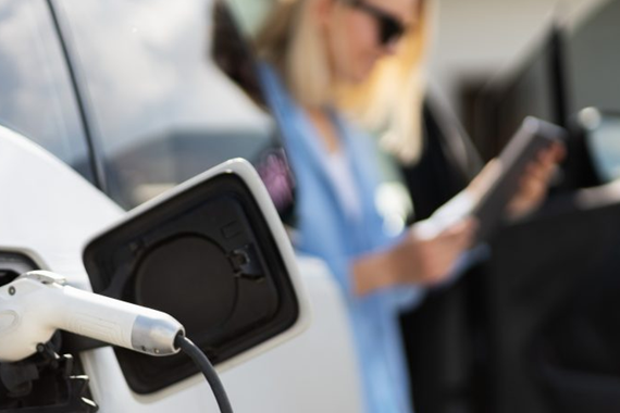 Yüzde 92'lik Rekor Artış! Türkiye Yollarında Elektrikli Araç Dönemi Resmen Başladı!