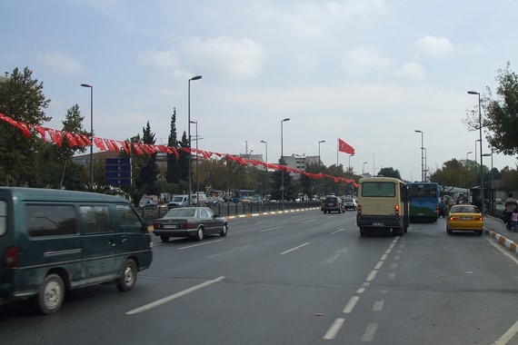 adnan-menderes-bulvari-23-nisan.jpg