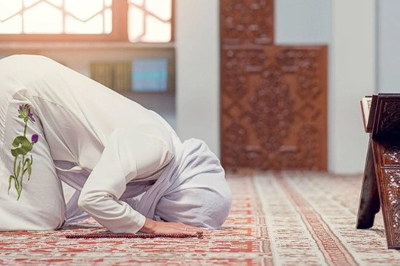 cuma-namazi-kadinlar.jpg