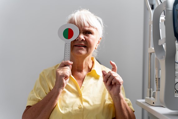 goz-muayenesi-alzheimer-ve-parkinson-hastaligi-2.jpg