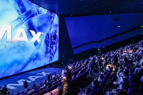 imax-sinema-salonu-1.jpg
