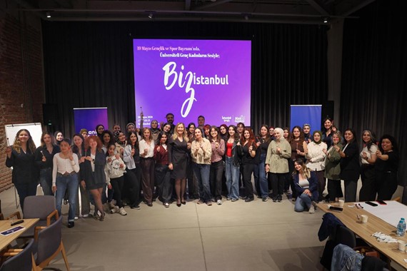 istanbul-vakfi-universiteli-2.jpeg