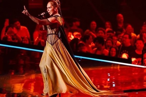 sertap-erener-8-mayis-konser-2.jpg